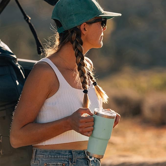 YETI Rambler 25 oz Tumbler with Handle and Straw Lid, Travel Mug Water Tumbler, Vacuum Insulated Cup with Handle, Stainless Steel, Cape Taupe