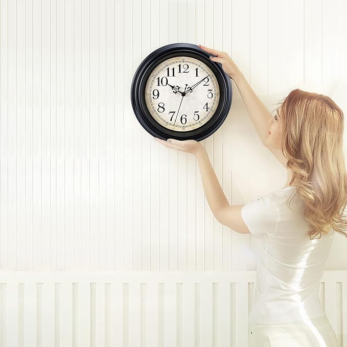 Plumeet Retro Wall Clock - Image 5